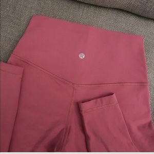 Lululemon aligns leggings 28”